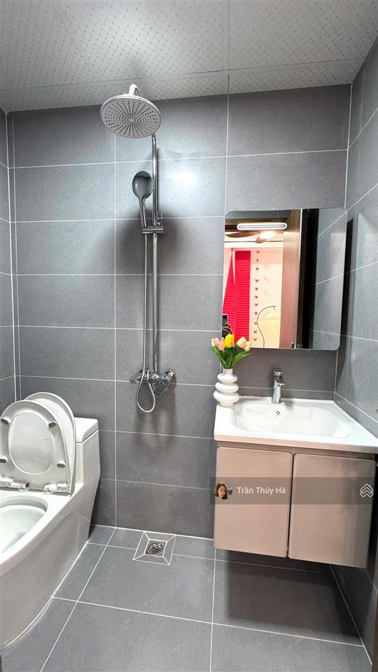 Hh linh đàm. em chính chủ cần bán 3 ngủ 2 vs tầng đẹp. bán nhanh giá giảm 200tr. giá 4.x nhỏ .