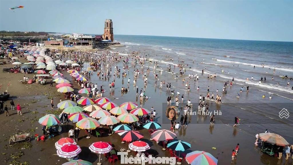 Lô đất đối diện bãi tắm, gần nhà thờ đổ hải lý. hải hậu ninh bình. dt 88m. vuông vắn giá rẻ