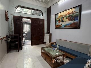 Chủ cần tiền bán nhanh căn nhà 3 tầng nở hậu cách mặt phố minh khai 20m. dt 50m2. giá nhỉnh 10 tỷ