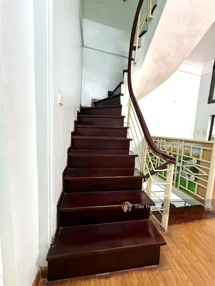 Chủ cần tiền bán nhanh căn nhà 3 tầng nở hậu cách mặt phố minh khai 20m. dt 50m2. giá nhỉnh 10 tỷ