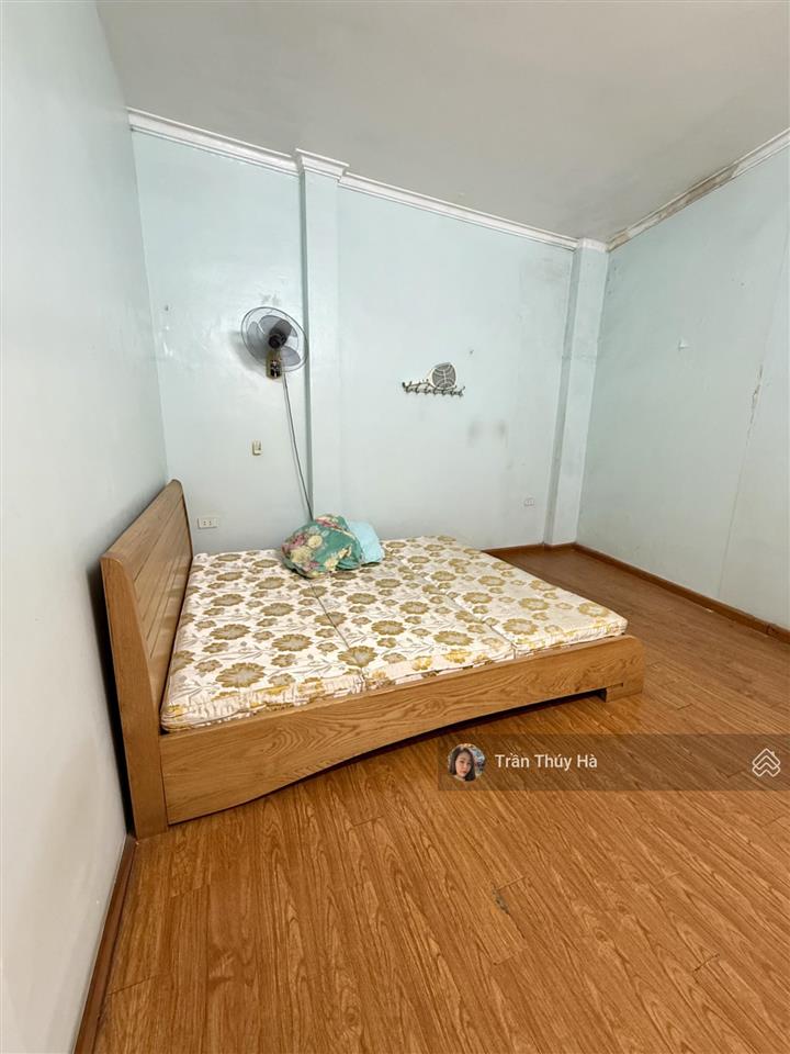 Chủ cần tiền bán nhanh căn nhà 3 tầng nở hậu cách mặt phố minh khai 20m. dt 50m2. giá nhỉnh 10 tỷ