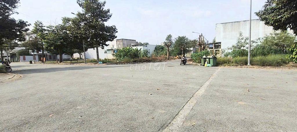 Bán lô đất nền chính chủ - sổ hồng - KDC Nam Long 