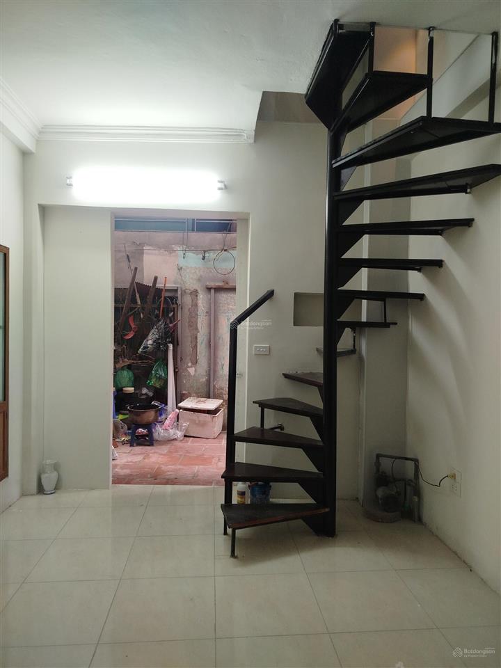 Cẩn bán nhà 3 tầng lĩnh nam, hoàng mai, mới sửa đẹp, ngõ 3 gác đi, giá 2.45 tỷ