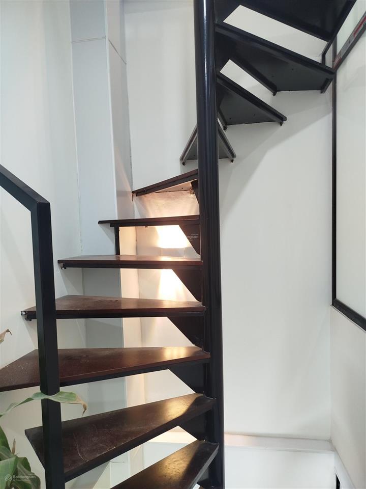 Cho thuê nhà nguyên căn còn mới 20mx3 tầng, lô góc 3 thoáng tại an dương, tây hồ, hn giá 8.5 tr