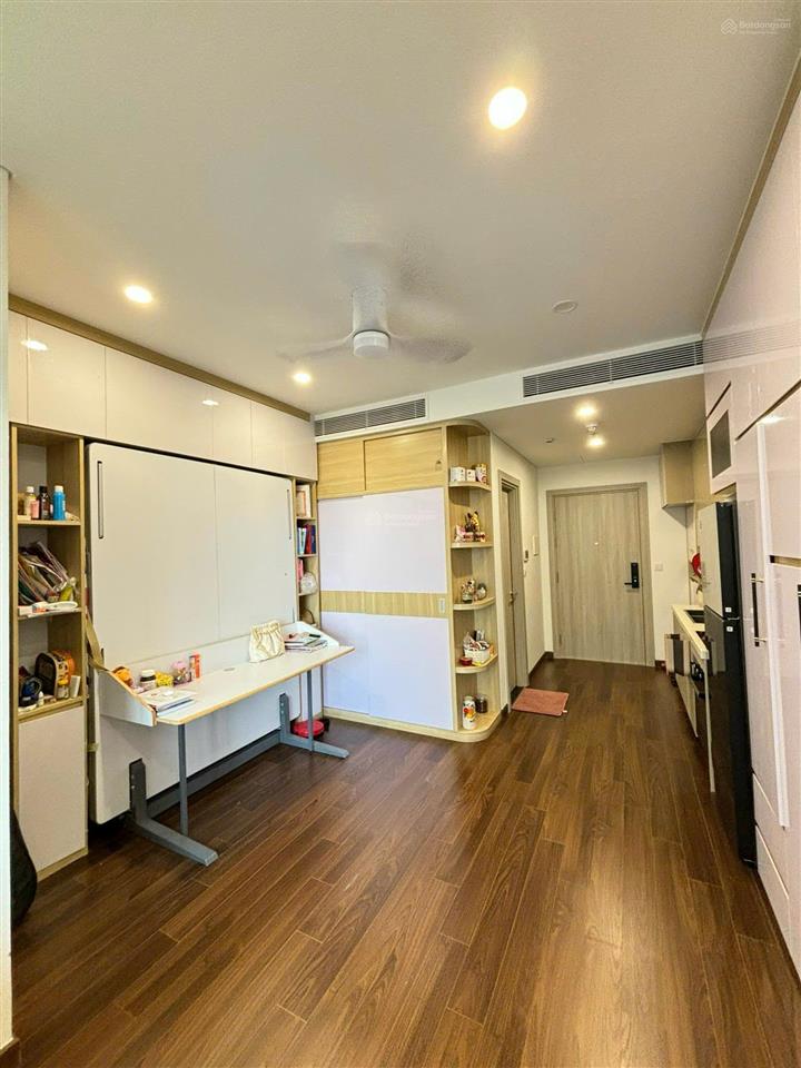 Chính chủ cần bán căn studio 32m2 tại toà cao cấp imperia smart city full nội thất, 2,8 tỷ