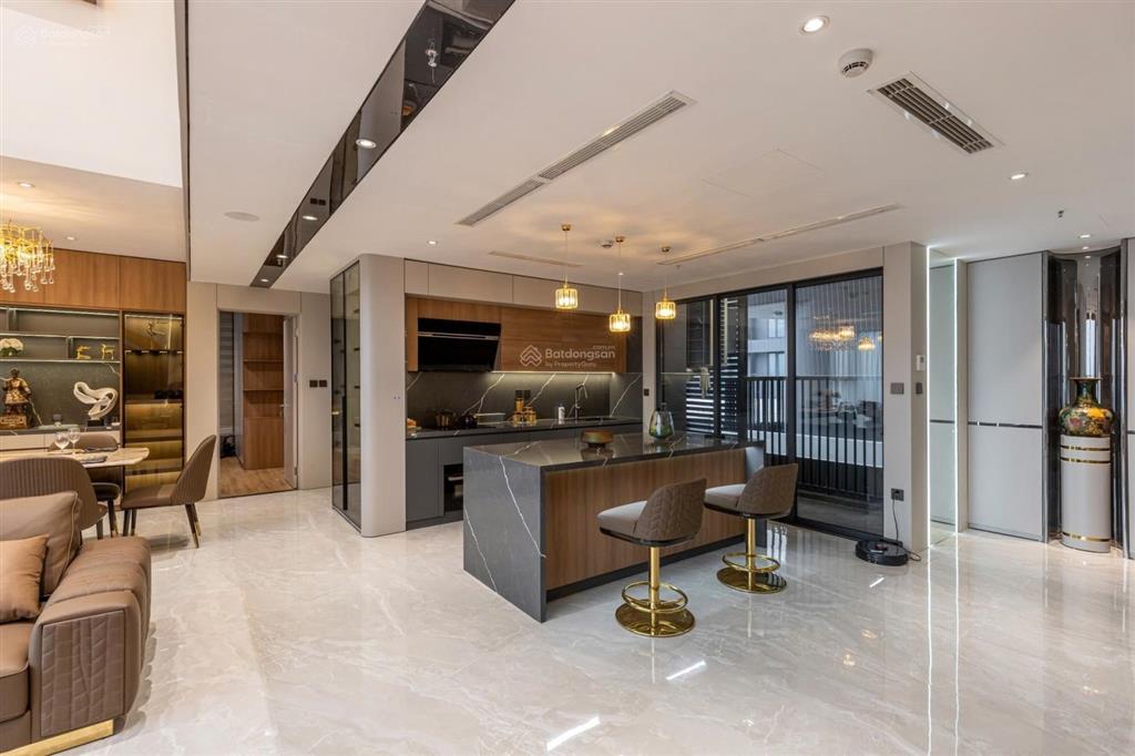 Hàng vip! bán penthouse 500m², view trọn hồ tây, phố cổ, có sân vườn bể bơi tràn viền, giá 96 tỷ