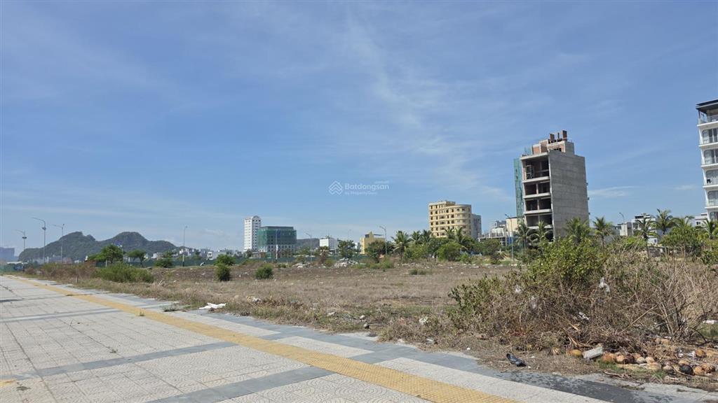 Bán lô đất 2600m hai mặt tiền võ nguyên giáp, 260 tỷ,