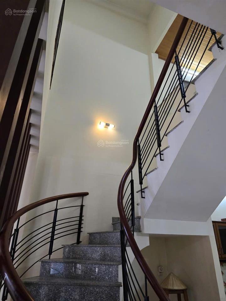 Bán gấp  nhà 2 tầng đường 10,5m trịnh công sơn  p. hoà cường  giá cực tốt  gọi lê minh