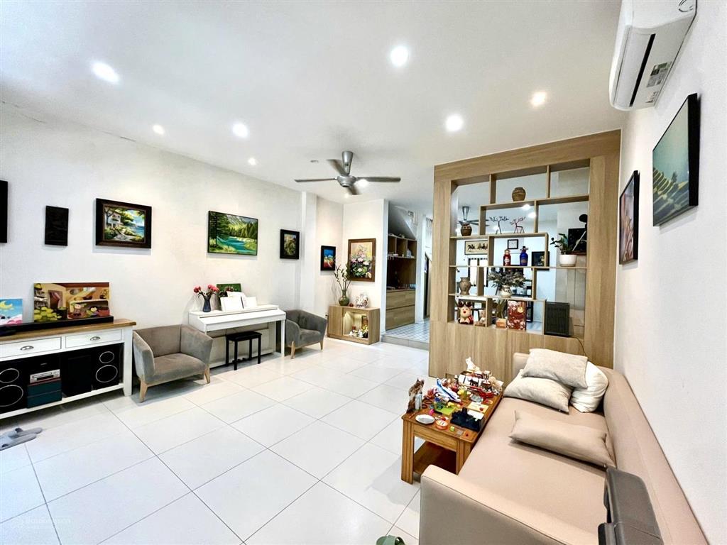 Cần bán nhà 2 tầng đường phan trọng tuệ  vị trí đẹp  ngay đh đông á  giá tốt  gọi lê minh