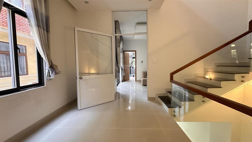 Nhà 3 tầng góc 3 mặt thoáng full nội thất vừa ở vừa kinh doanh quận hải châu, đà nẵng