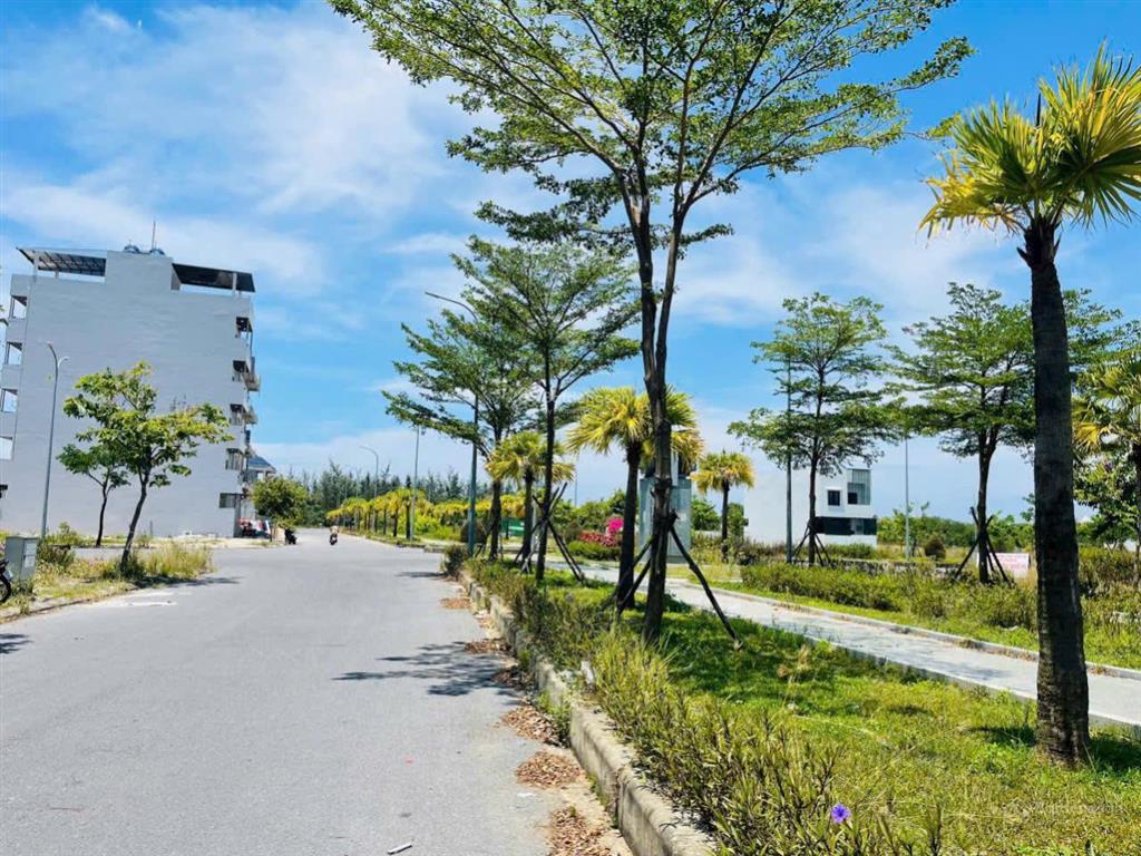 Đất nền khu fpt đà nẵng giá sập hầm còn 4,5 tỷ  ngay 0905 115 ***