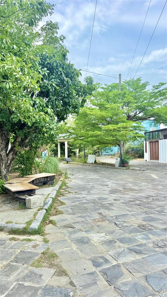 Bán lô đất 2tỷ6** ngay sát đh fpt đối diện công viên