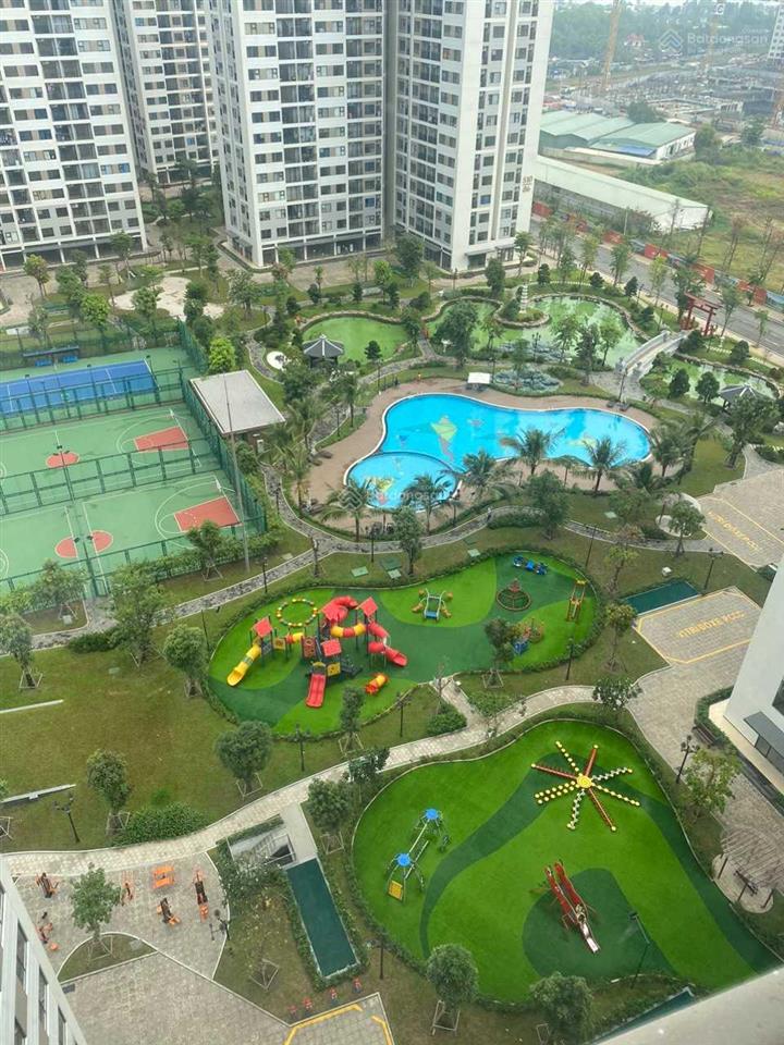 Bán gấp căn hộ vinhomes grand park quận 9. đã có sổ hồng