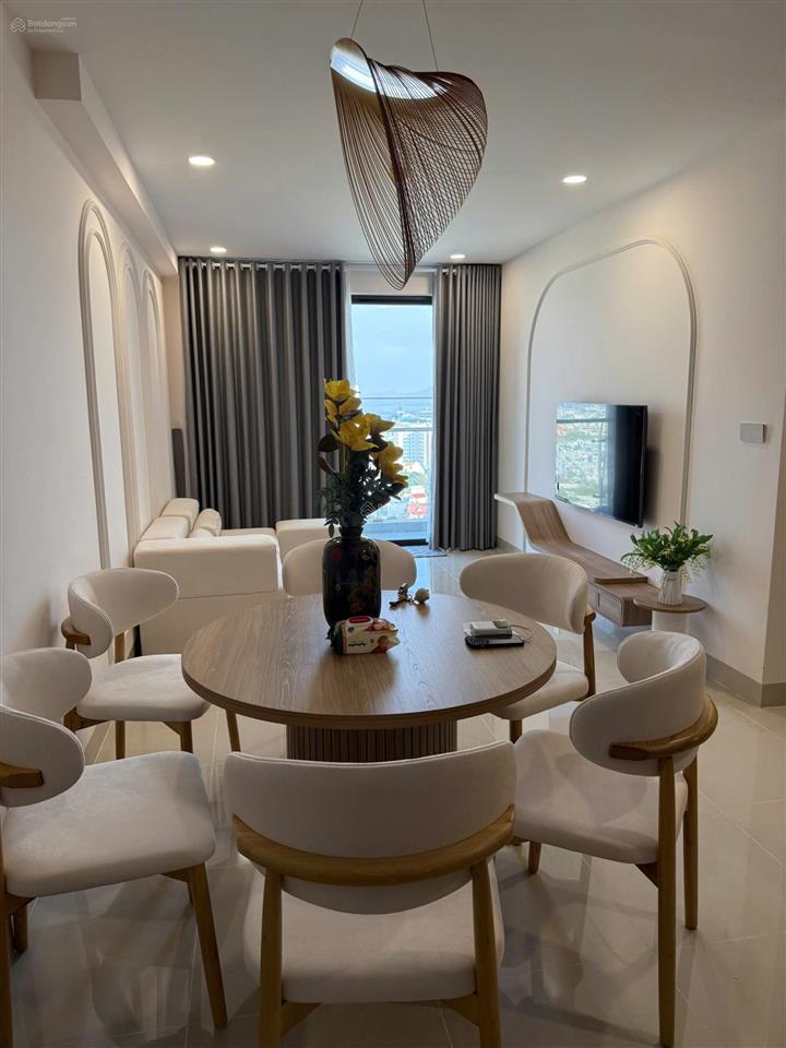 Cho thuê căn hộ 2pn, dt 87m2 vung tau centre point, nội thất đẹp, view hồ bơi   0983 076 ***.