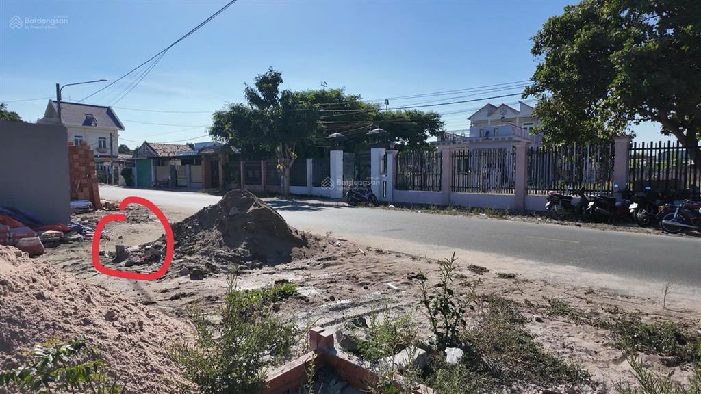 Chi 1ty8 sở hưu lô đất mặt tiền đường, trung tâm thị trấn phước hải cách biển chỉ 2km