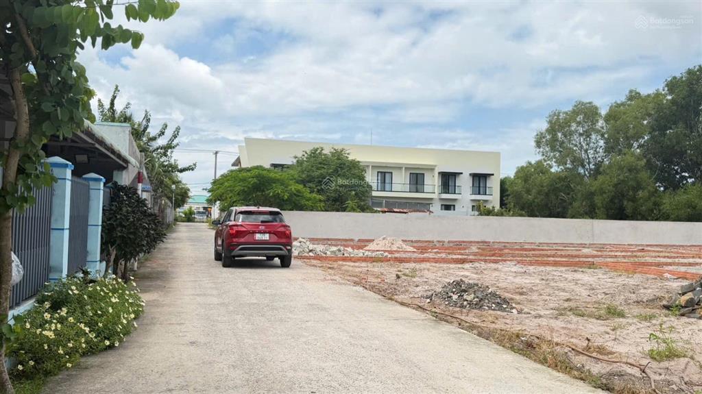Còn 1 lô hiếm có 1,3 tỷ, cách biển 2,5km, khu đông dân cư, homestay, nhà nghỉ