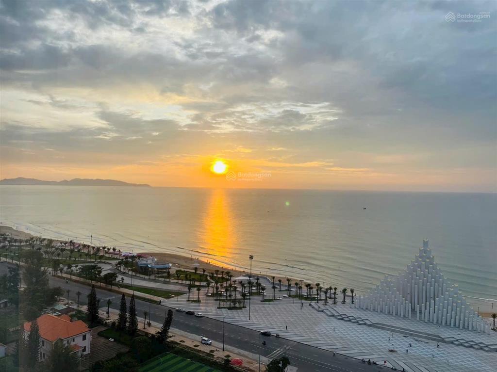 Bán căn hộ 2pn mermaid seaview giá tốt, cách tháp tam thắng 50m,  0909 638 ***