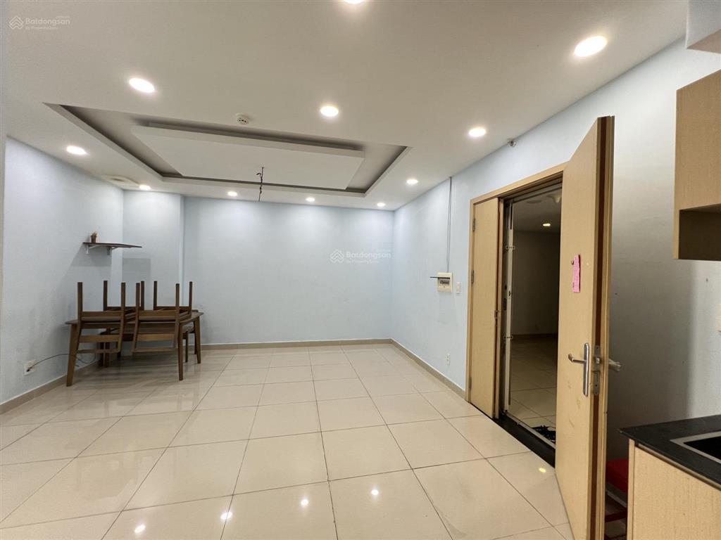 Căn hộ oriental plaza 80m2, 2pn, sổ hồng sẵn, nhà trống giao ngay. giá 4ty470 thương lượng