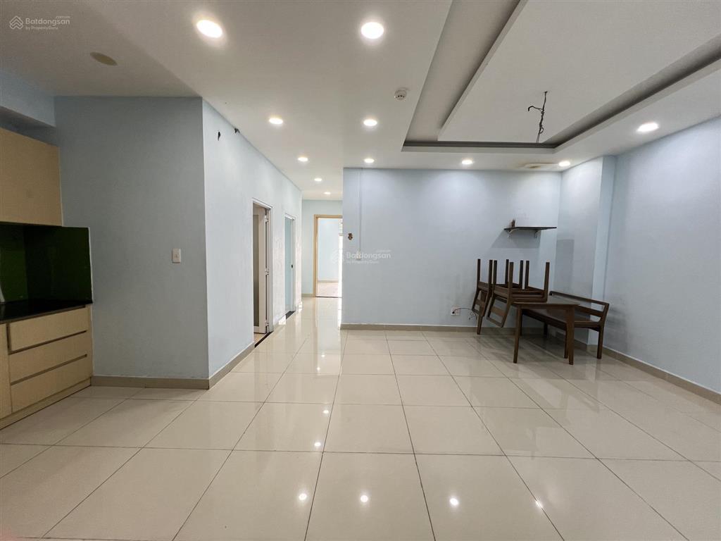 Căn hộ oriental plaza 80m2, 2pn, sổ hồng sẵn, nhà trống giao ngay. giá 4ty470 thương lượng
