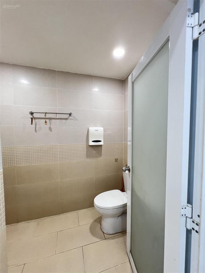 Căn hộ oriental plaza 80m2, 2pn, sổ hồng sẵn, nhà trống giao ngay. giá 4ty470 thương lượng