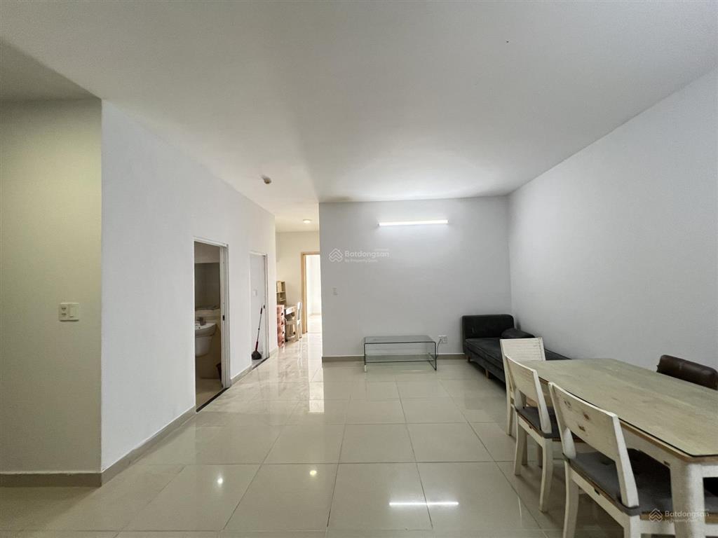 Cho thuê căn hộ quận tân phú ở liền 2 phòng ngủ 83m2 có nội thất