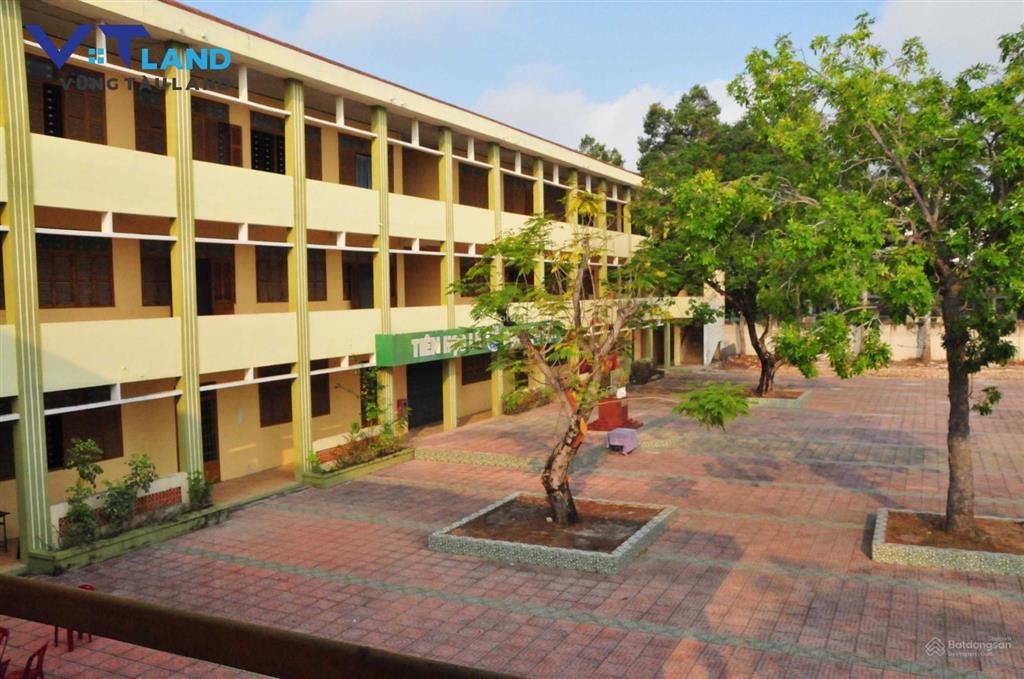 Chuyển nhượng hết cổ phần khu đất giáo dục của trường thcs chu văn an tại trung tâm bà rịa, tp hcm.