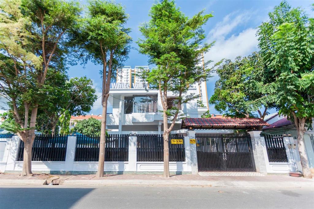 Villa đẳng cấp khu á châu  chỉ vài trăm mét ra bãi sau  khu sầm uất  dư địa tăng giá còn rất lớn