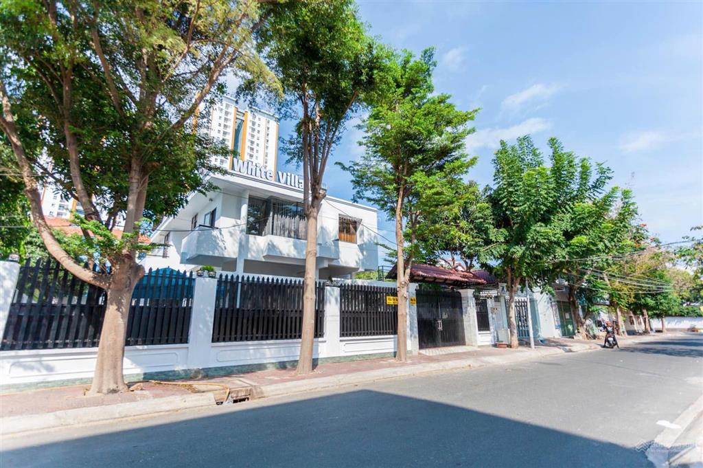 Villa đẳng cấp khu á châu  chỉ vài trăm mét ra bãi sau  khu sầm uất  dư địa tăng giá còn rất lớn