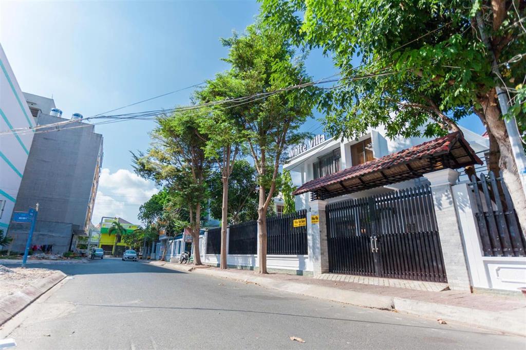 Villa đẳng cấp khu á châu  chỉ vài trăm mét ra bãi sau  khu sầm uất  dư địa tăng giá còn rất lớn