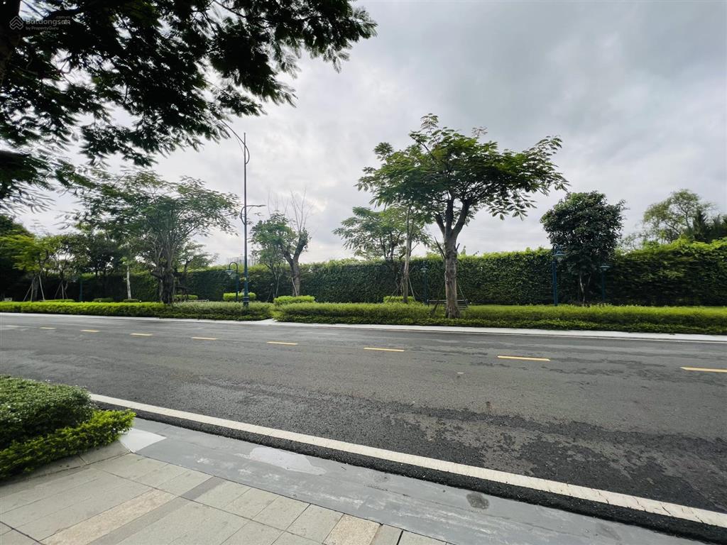 Bán biệt thự song lập verosa park, 1 căn hiếm có 230m2, 35 tỷ, thương lượng nhanh