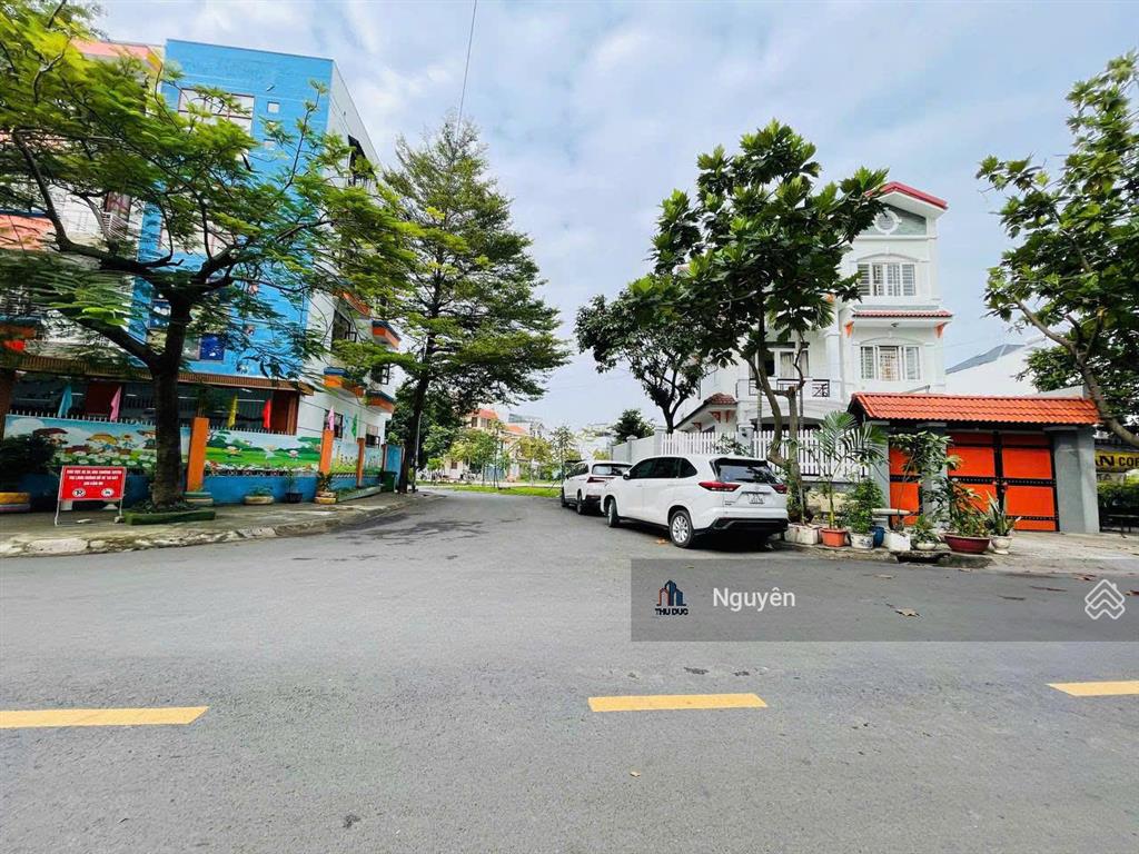 Sống sang giữa lòng quận 2  biệt thự 3 mặt thoáng sát công viên  cạnh the global city