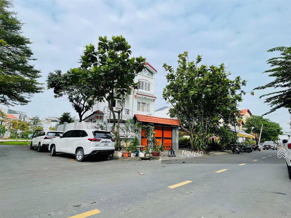 Sống sang giữa lòng quận 2  biệt thự 3 mặt thoáng sát công viên  cạnh the global city