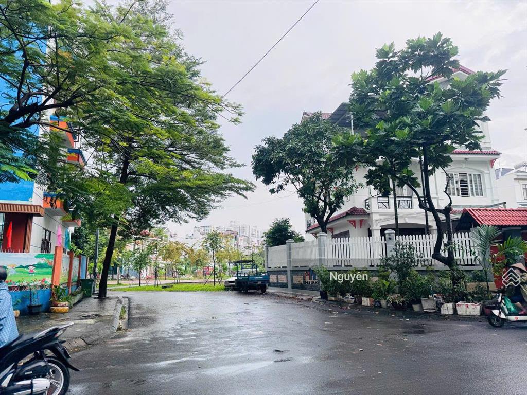 Sống sang giữa lòng quận 2  biệt thự 3 mặt thoáng sát công viên  cạnh the global city