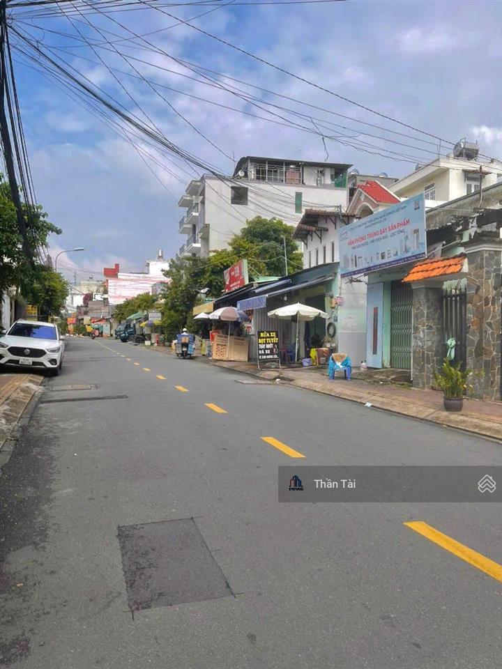 Nhà mới 3 tầng  đường 185 ngay dương đình hội. ra đỗ xuân hơp chỉ 2p