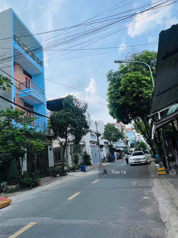 Nhà mới 3 tầng  đường 185 ngay dương đình hội. ra đỗ xuân hơp chỉ 2p