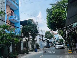 Nhà mới 3 tầng  đường 185 ngay dương đình hội. ra đỗ xuân hơp chỉ 2p