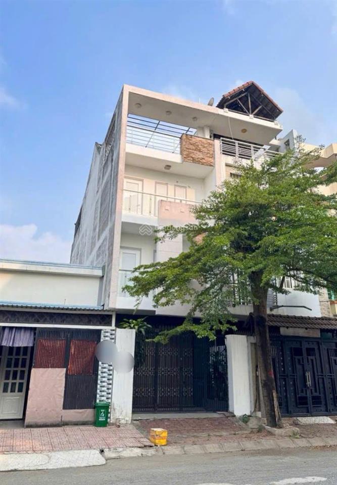 Hiếm đông nam. bán nhà 4 tầng kdc nam long  phước long