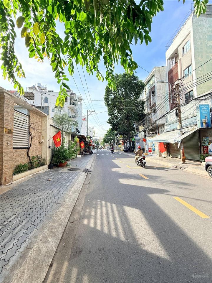 Tìm đâu ra mặt tiền q2 ngang 8m? siêu phẩm 220m2 nguyễn tuyển  sẵn kết cấu 4 tầng, chỉ 29 tỷ