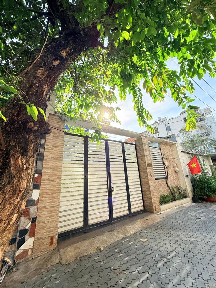 Tìm đâu ra mặt tiền q2 ngang 8m? siêu phẩm 220m2 nguyễn tuyển  sẵn kết cấu 4 tầng, chỉ 29 tỷ