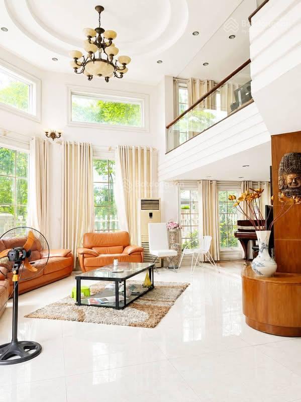 Rẻ hơn nhà hẻm! biệt thự 191m2 góc 2mt view sông kdc gia hòa full nội thất, rõ ràng không đăng ảo