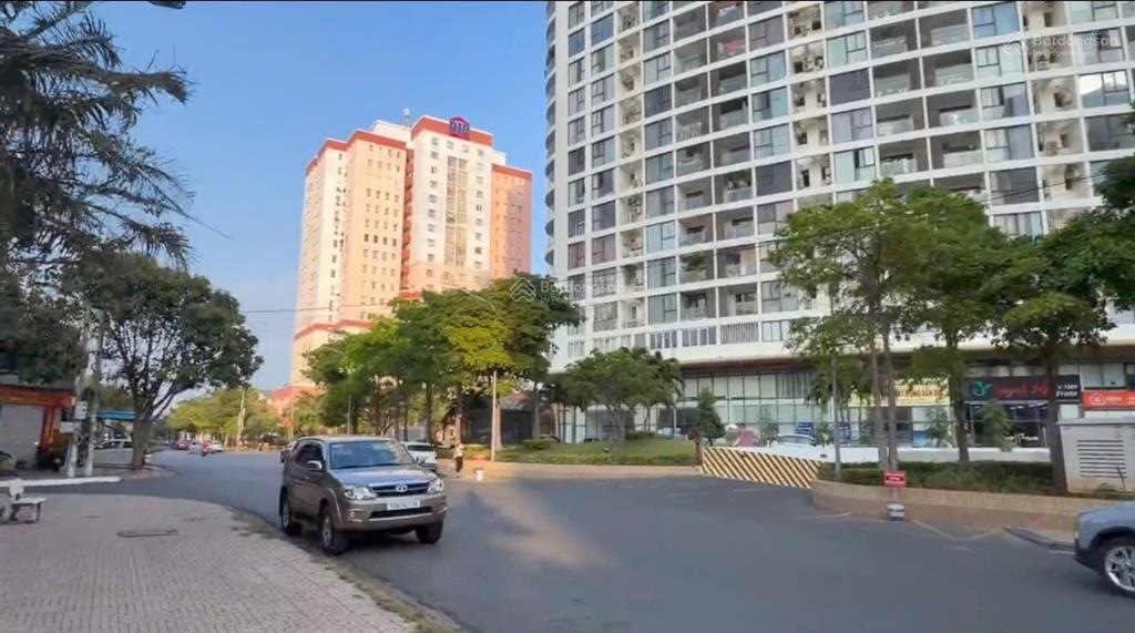 Cần bán căn biệt thự góc 2 mặt tiền khu đô thị chí linh vị trí đẹp