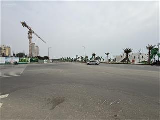 Cần bán nhà mặt tiền hiện đang cho thuê kinh doanh khách sạn