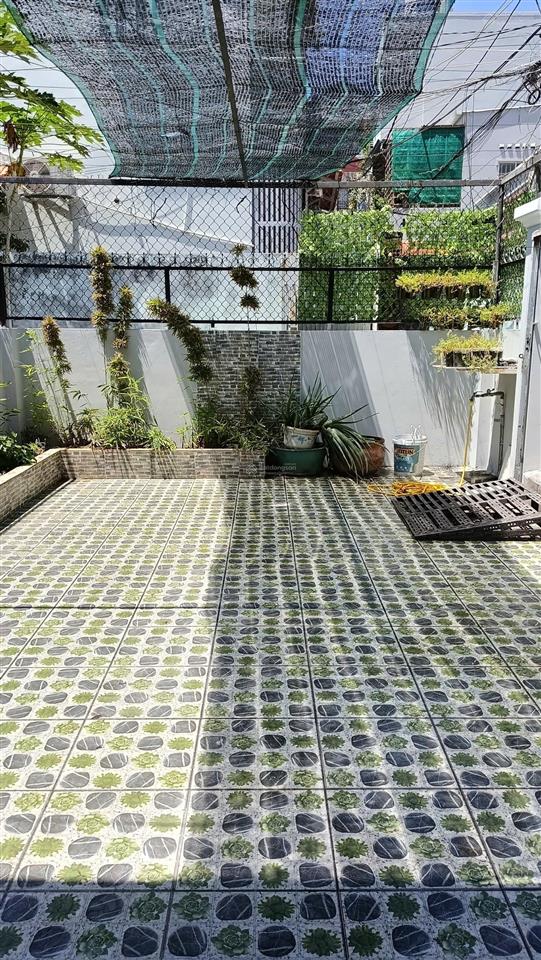 Cho thuê nhà phố hẻm 215 ba cu, có sân rộng