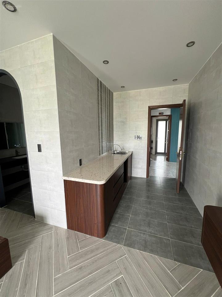 Bán căn nhà 6 tầng khách sạn one piece, giá 16 tỷ, hướng mặt tiền ql51, p. kim dinh, br (tphcm)