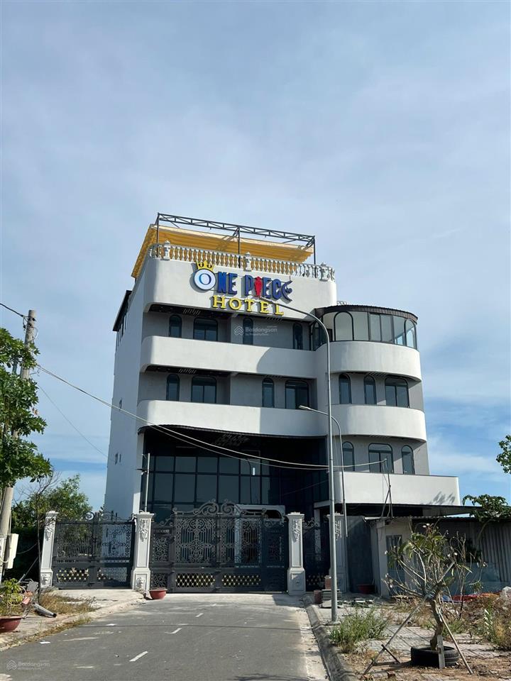 Bán căn nhà 6 tầng khách sạn one piece, giá 16 tỷ, hướng mặt tiền ql51, p. kim dinh, br (tphcm)