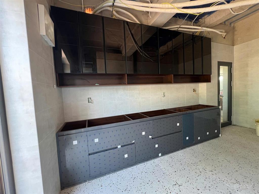 Bán căn nhà 6 tầng khách sạn one piece, giá 16 tỷ, hướng mặt tiền ql51, p. kim dinh, br (tphcm)