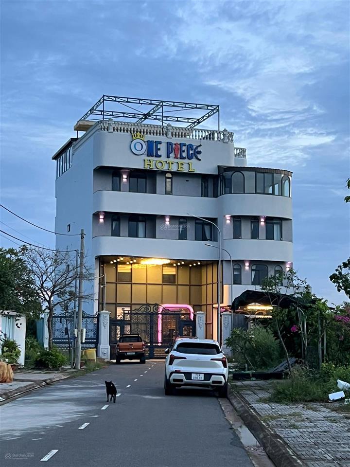 Bán căn nhà 6 tầng khách sạn one piece, giá 16 tỷ, hướng mặt tiền ql51, p. kim dinh, br (tphcm)