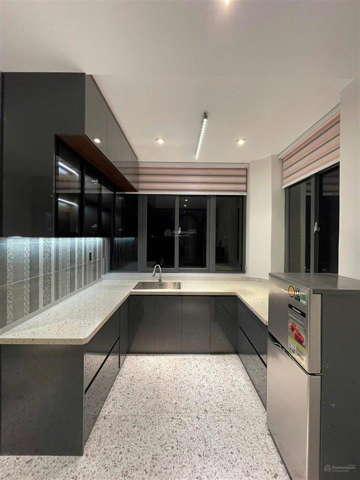 Bán căn nhà 6 tầng khách sạn one piece, giá 16 tỷ, hướng mặt tiền ql51, p. kim dinh, br (tphcm)