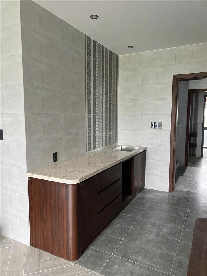 Bán căn nhà 6 tầng khách sạn one piece, giá 16 tỷ, hướng mặt tiền ql51, p. kim dinh, br (tphcm)