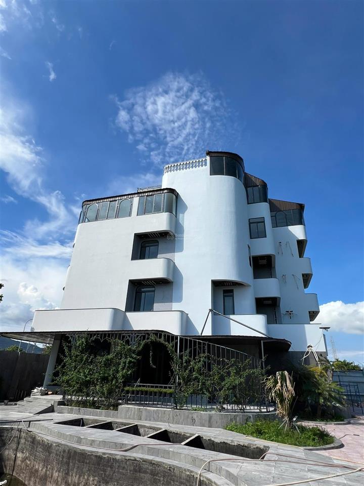 Bán căn nhà 6 tầng khách sạn one piece, giá 16 tỷ, hướng mặt tiền ql51, p. kim dinh, br (tphcm)